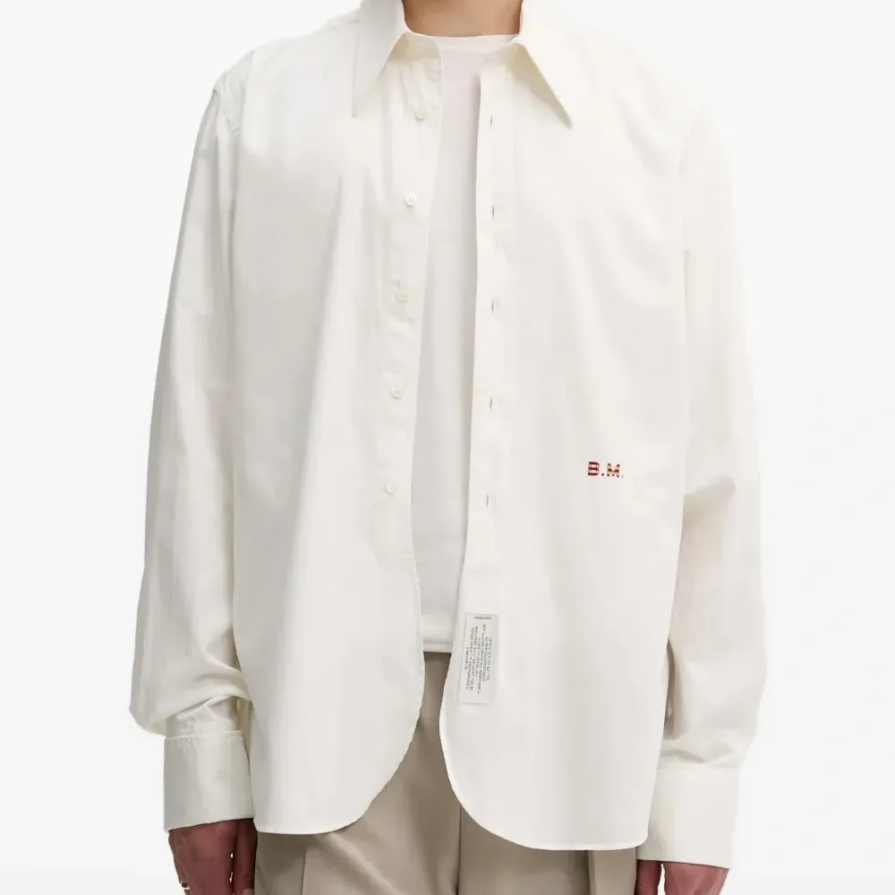 рубашка с вышитым логотипом