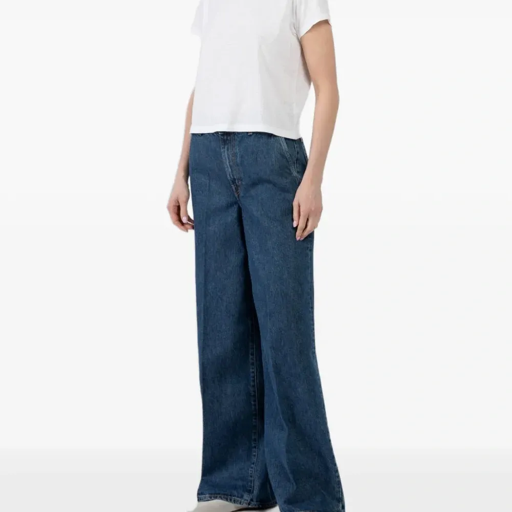 Футболка с круглым вырезом