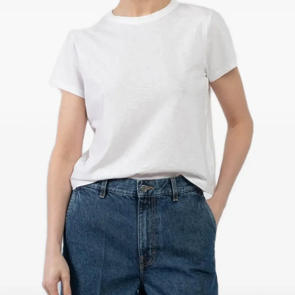 Футболка с круглым вырезом