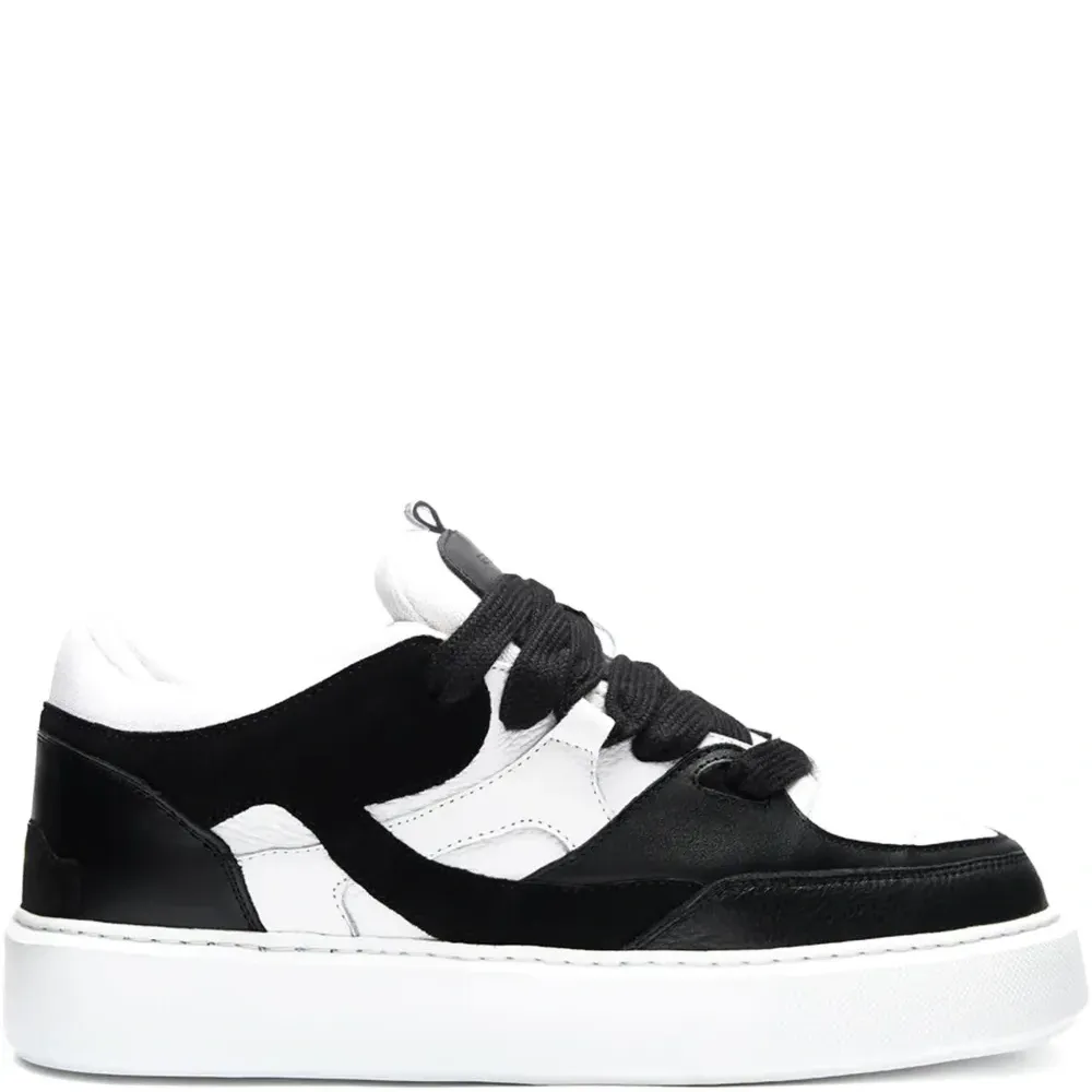 Кроссовки со вставками