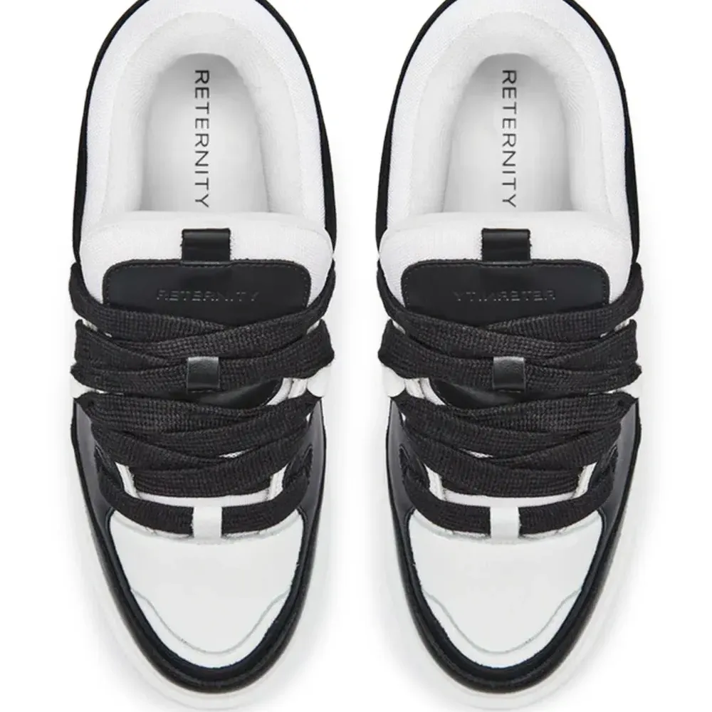 Кроссовки со вставками