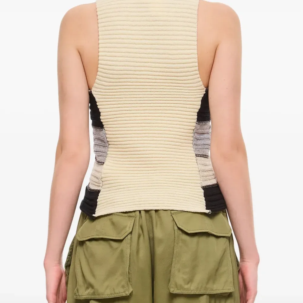 топ с узором