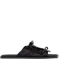 Стеганые босоножки с бантом