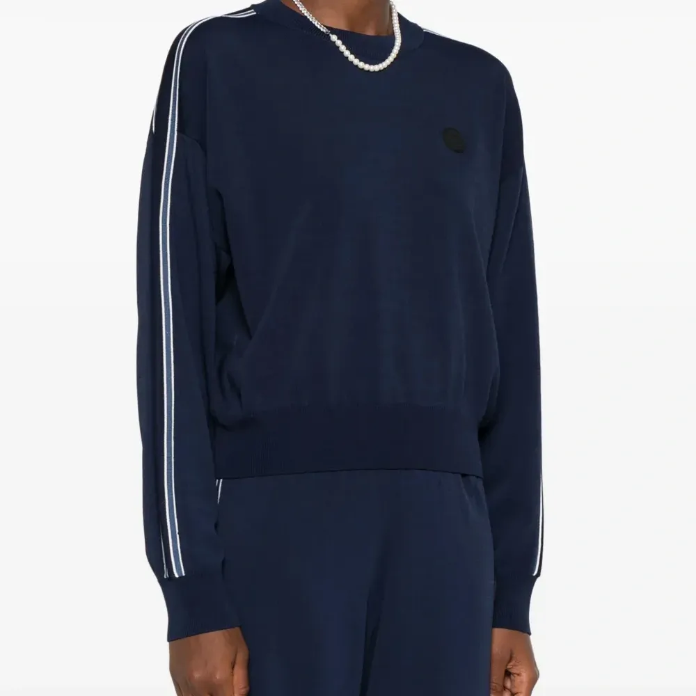 Джемпер с отделкой в полоску