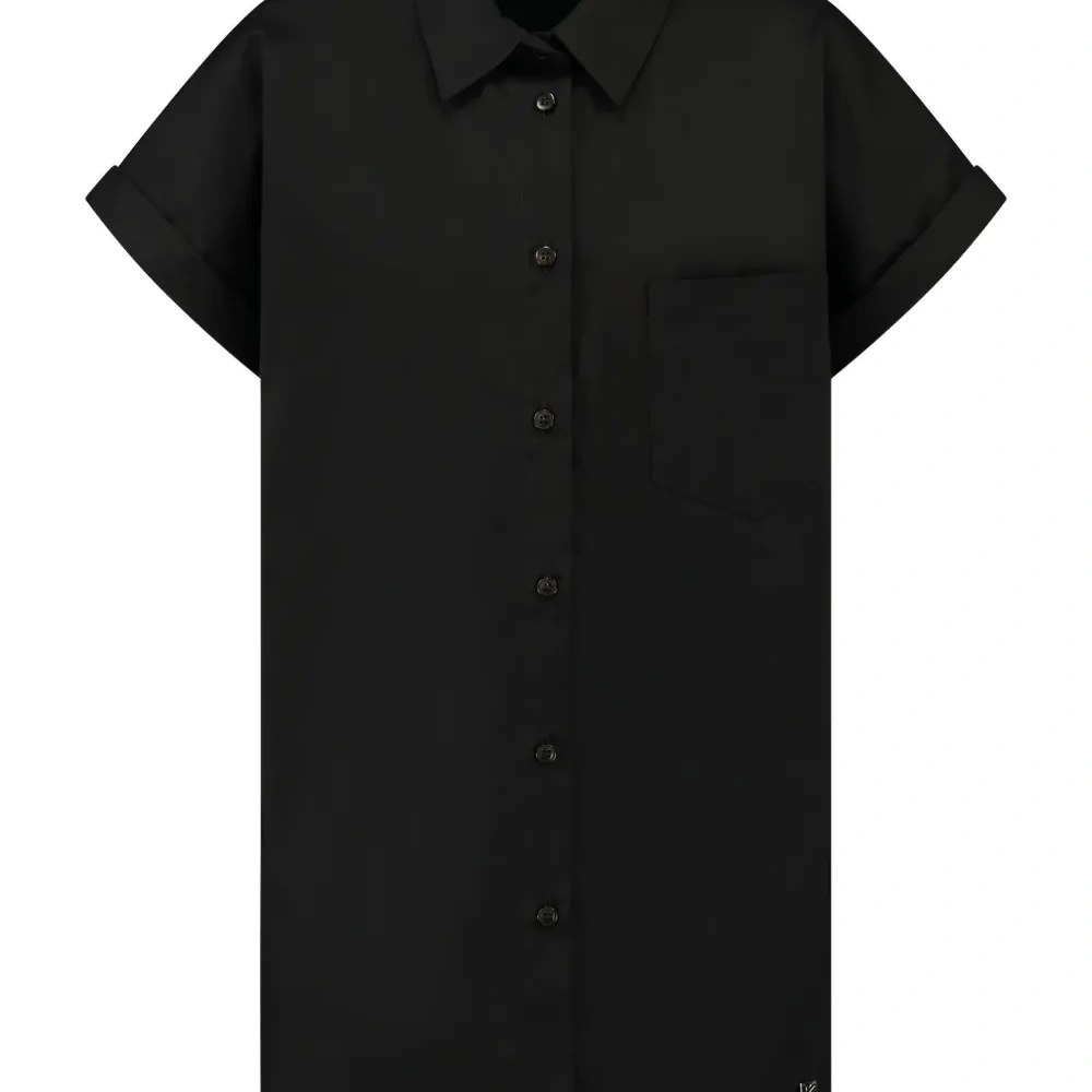 рубашка с короткими рукавами и накладным карманом