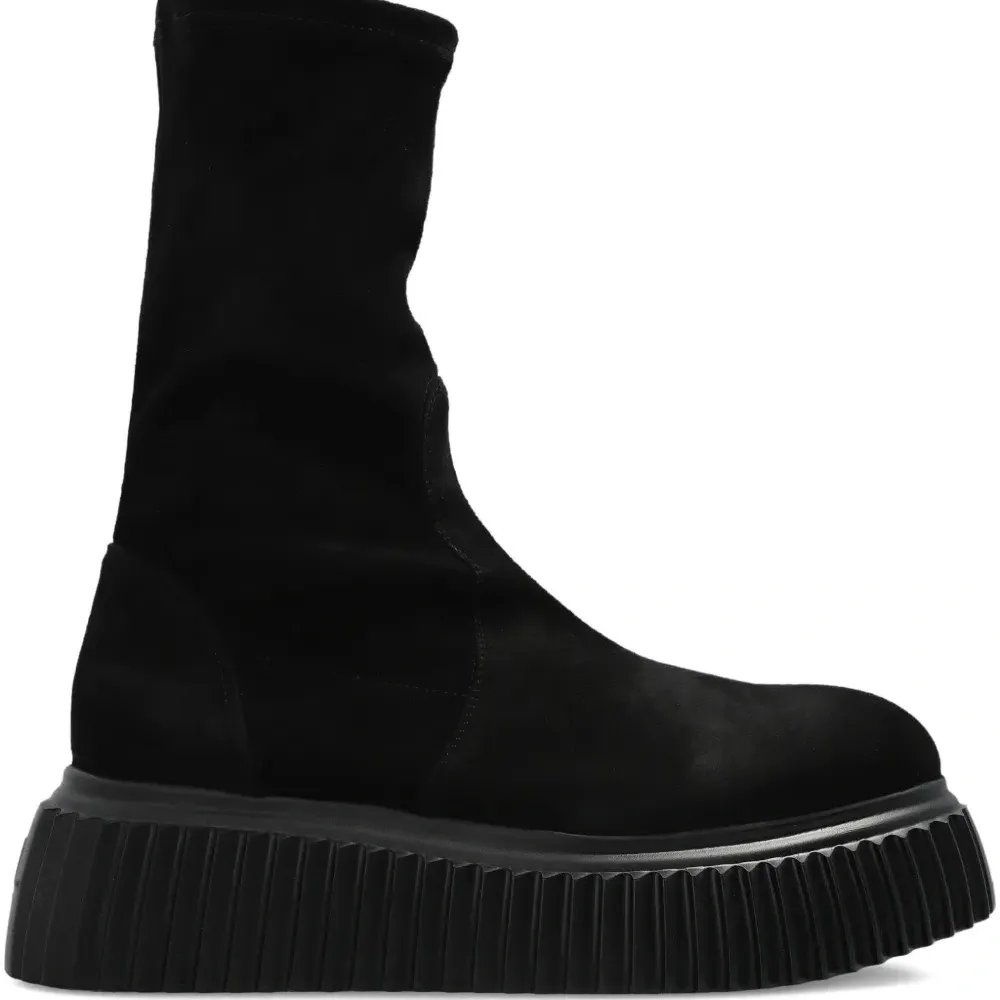 Велюровые ботинки