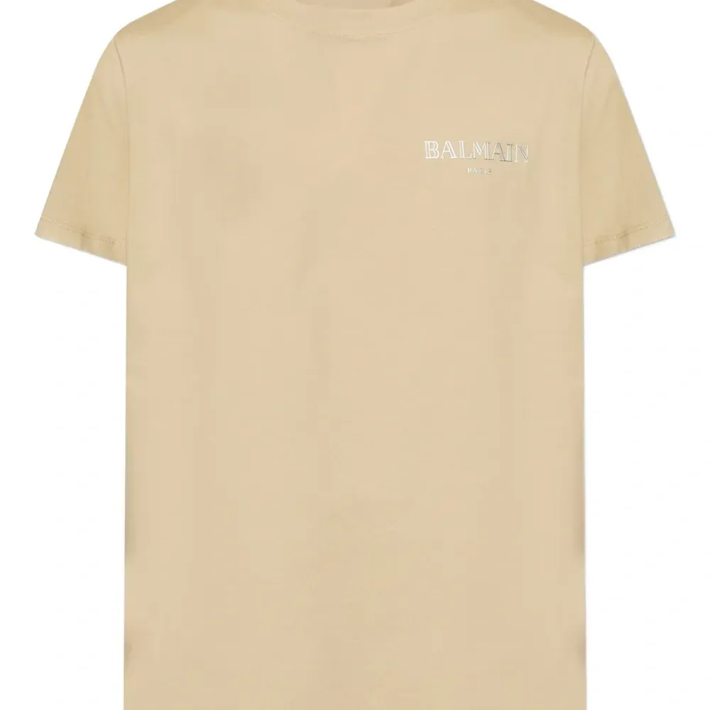 футболка с логотипом