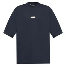 футболка с логотипом