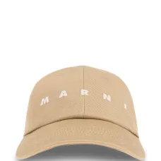 бейсболка с вышитым логотипом