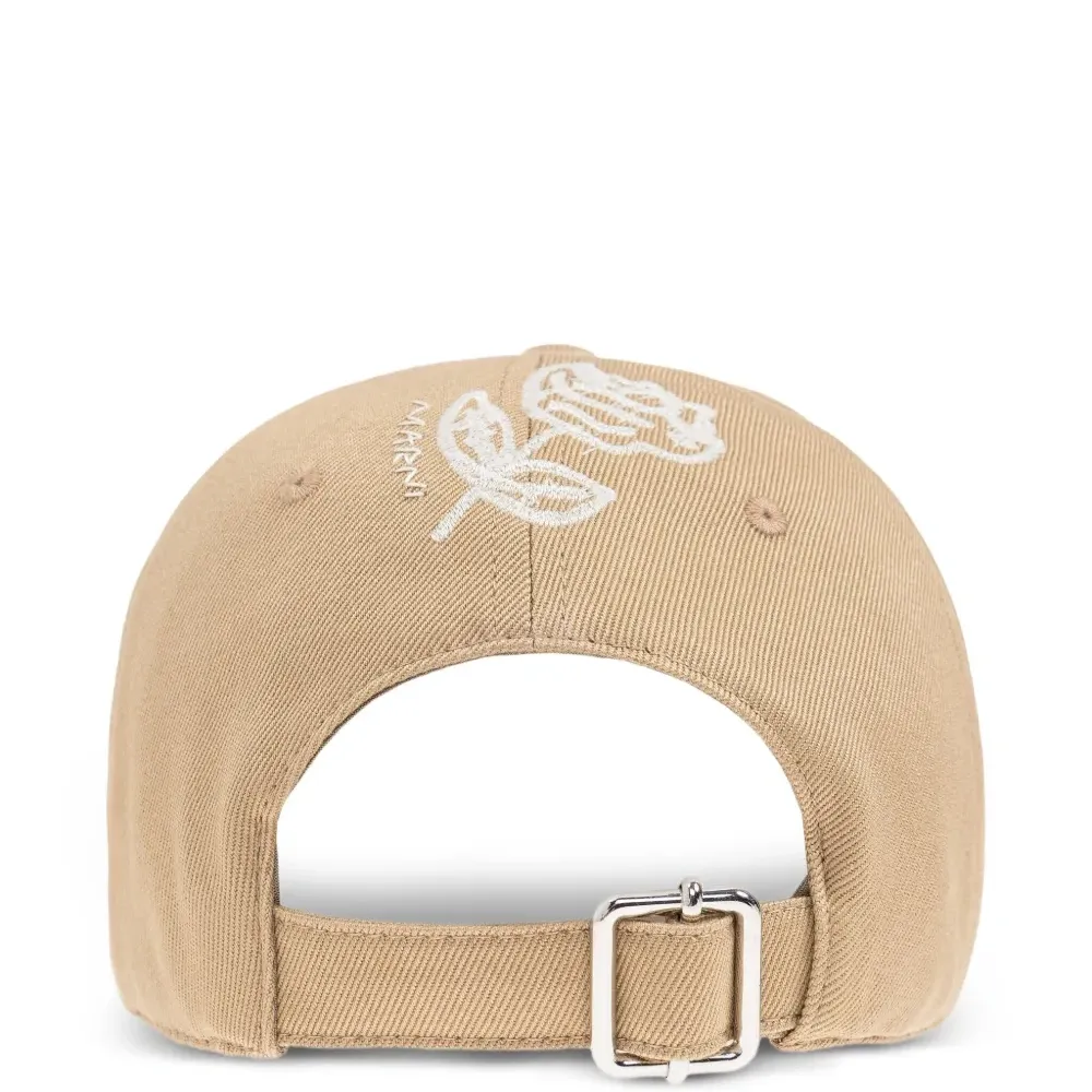 бейсболка с вышитым логотипом