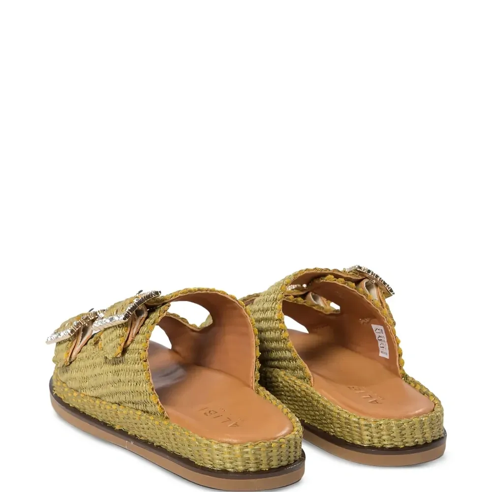 сандалии с пряжками