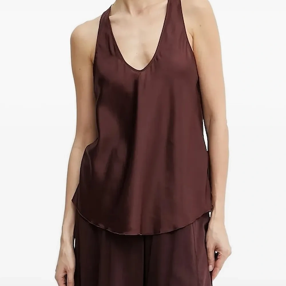 Топ с U-образным вырезом