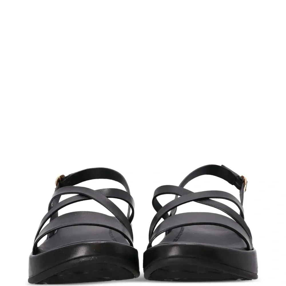 Сандалии с ремешками