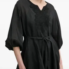 Платье мини с объемными рукавами и вышивкой