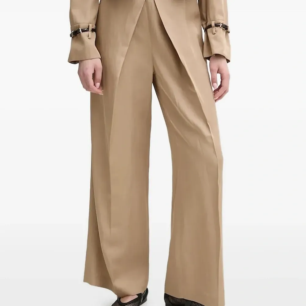 Брюки с поясом Брюки с поясом