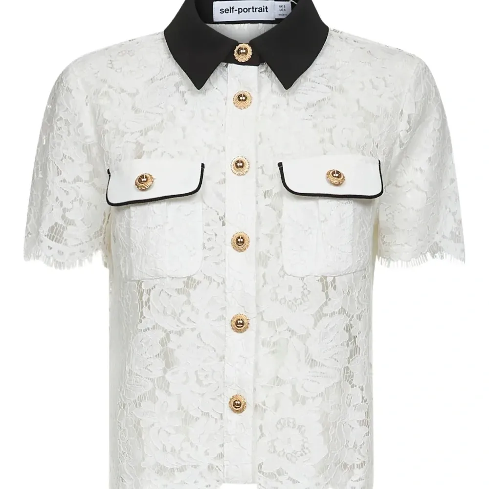 рубашка с короткими рукавами и кружевом