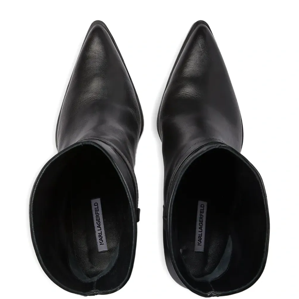 Ботинки Kowboy с заостренным носком и пряжками Ботинки Kowboy с заостренным носком и пряжками