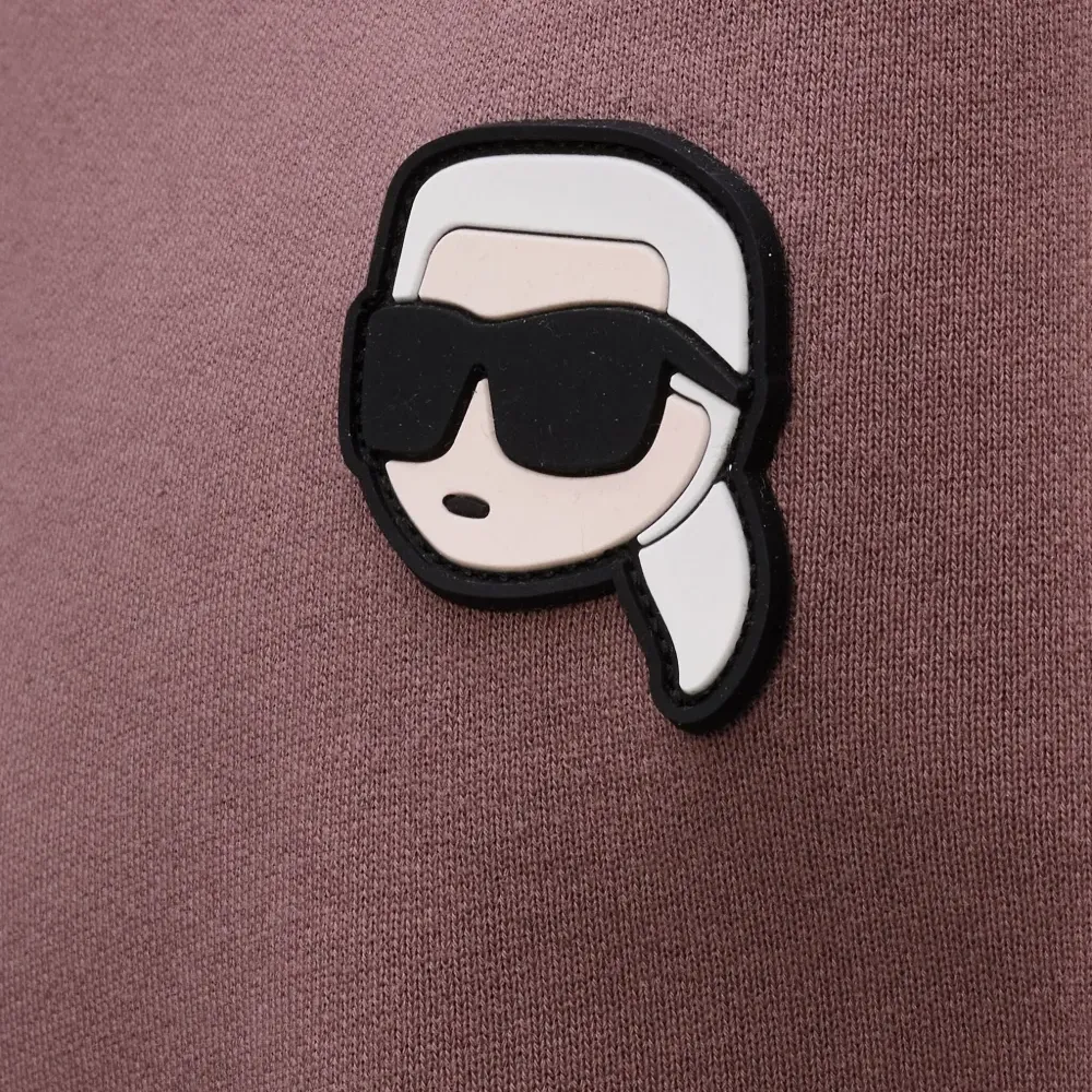 Толстовка с нашивкой-логотипом