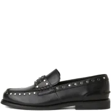 Лоферы с заклепками