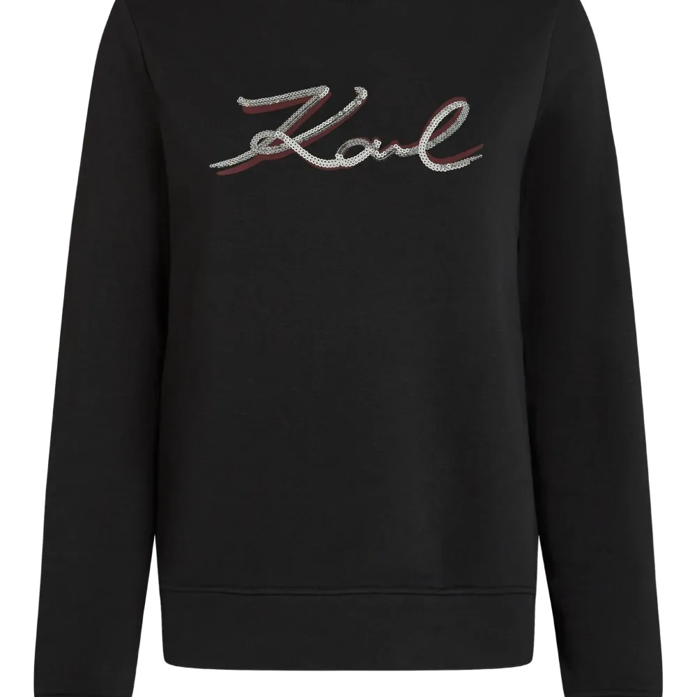 Толстовка с логотипом и пайетками