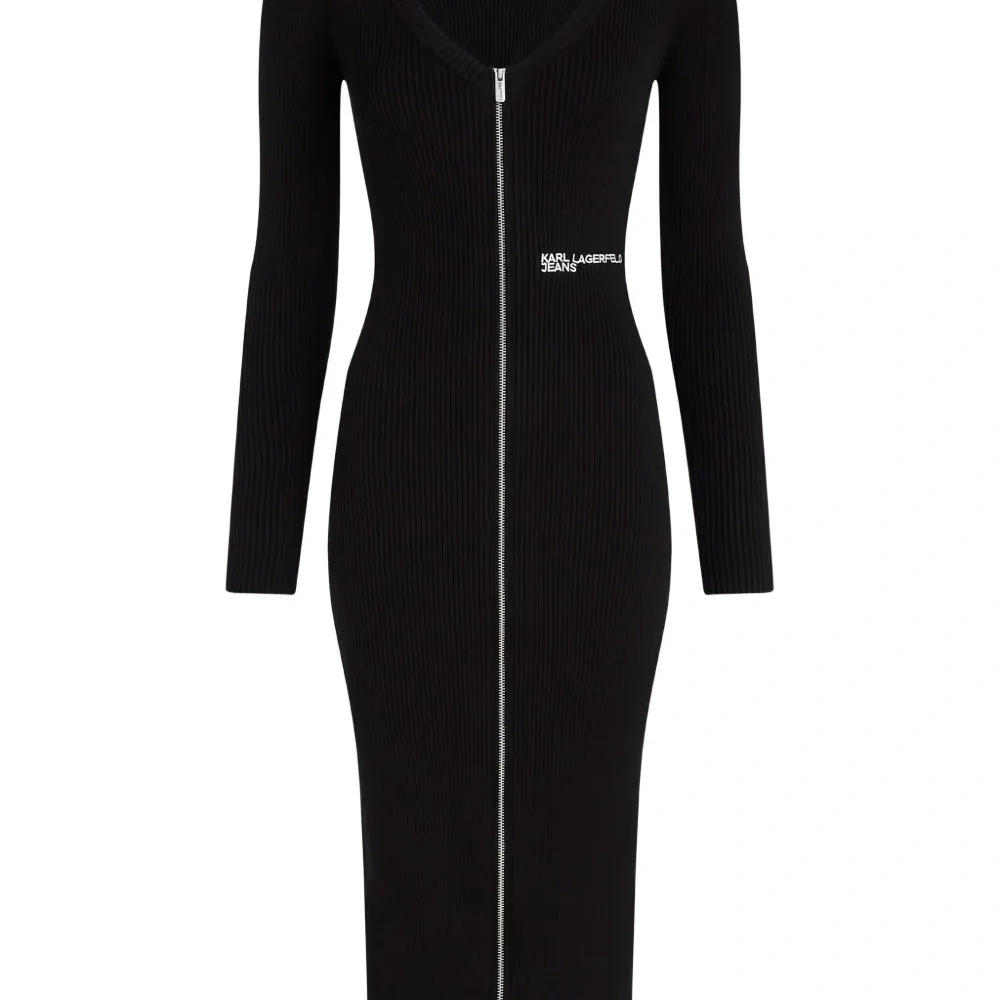 Платье в рубчик на молнии