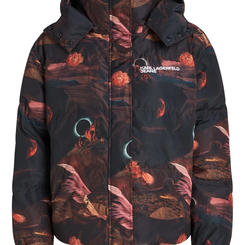 Пуховик с графичным принтом