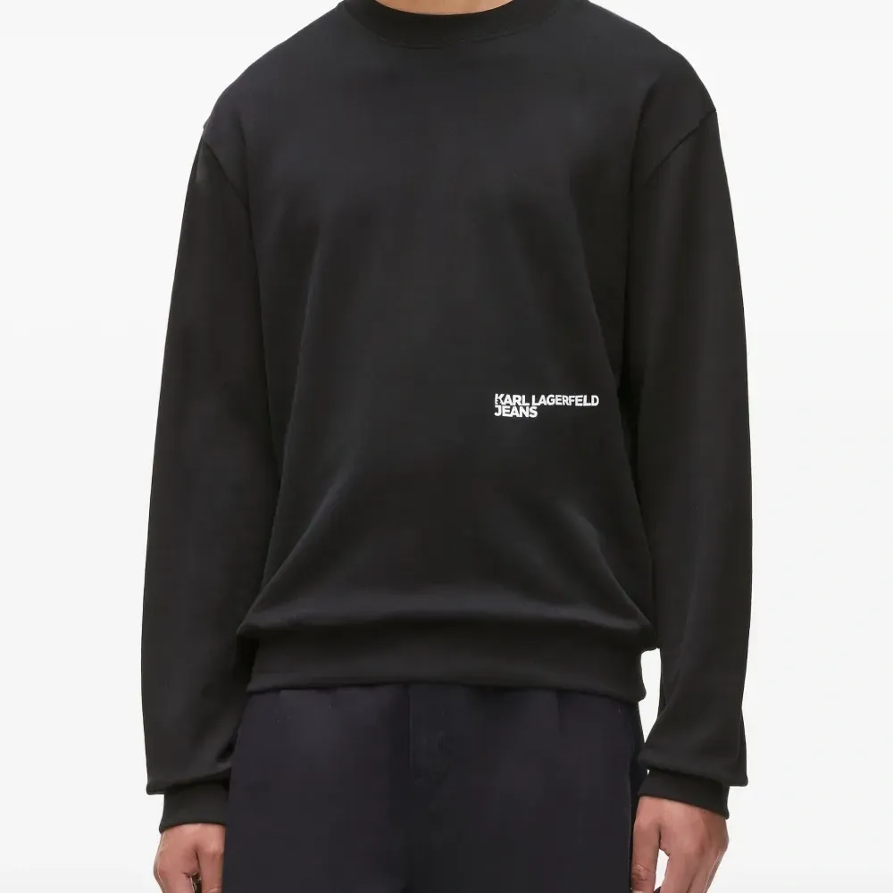 Толстовка с круглым вырезом