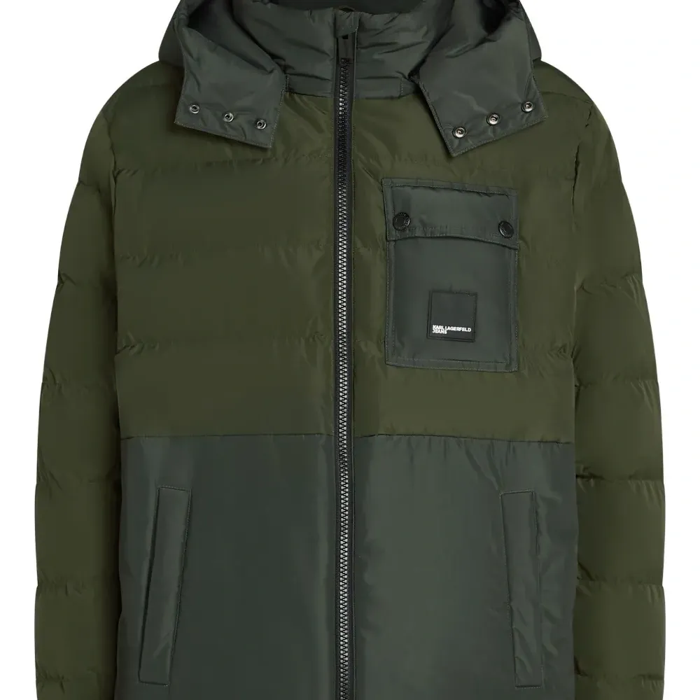 Пуховик с капюшоном и вставками Пуховик с капюшоном и вставками