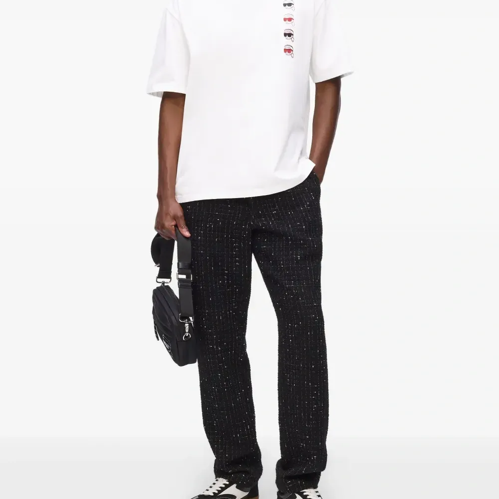 Футболка с графичным принтом