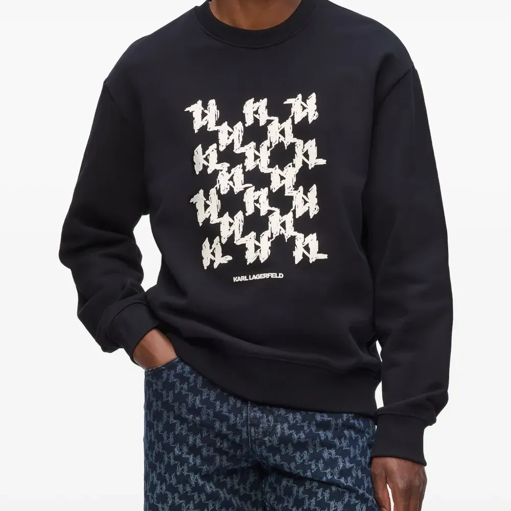 Толстовка с монограммой