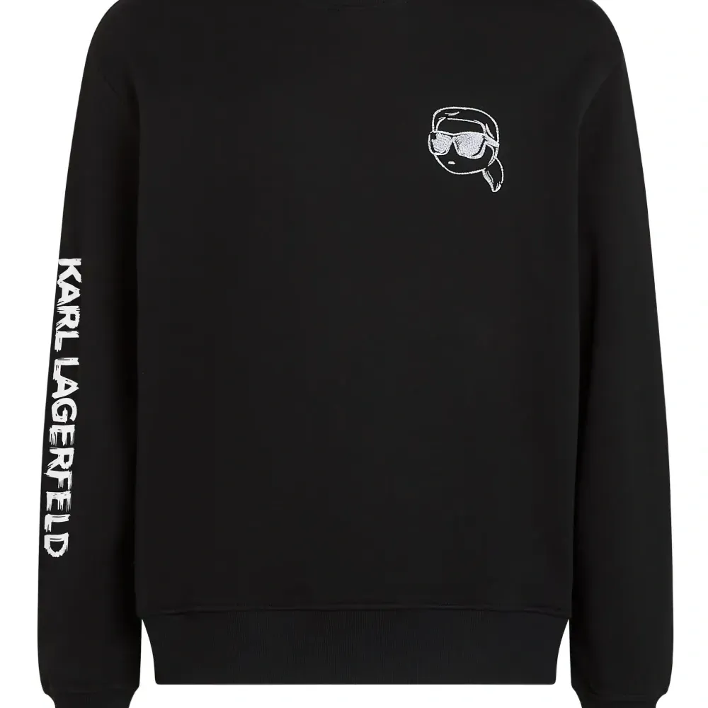 Толстовка с вышитым логотипом