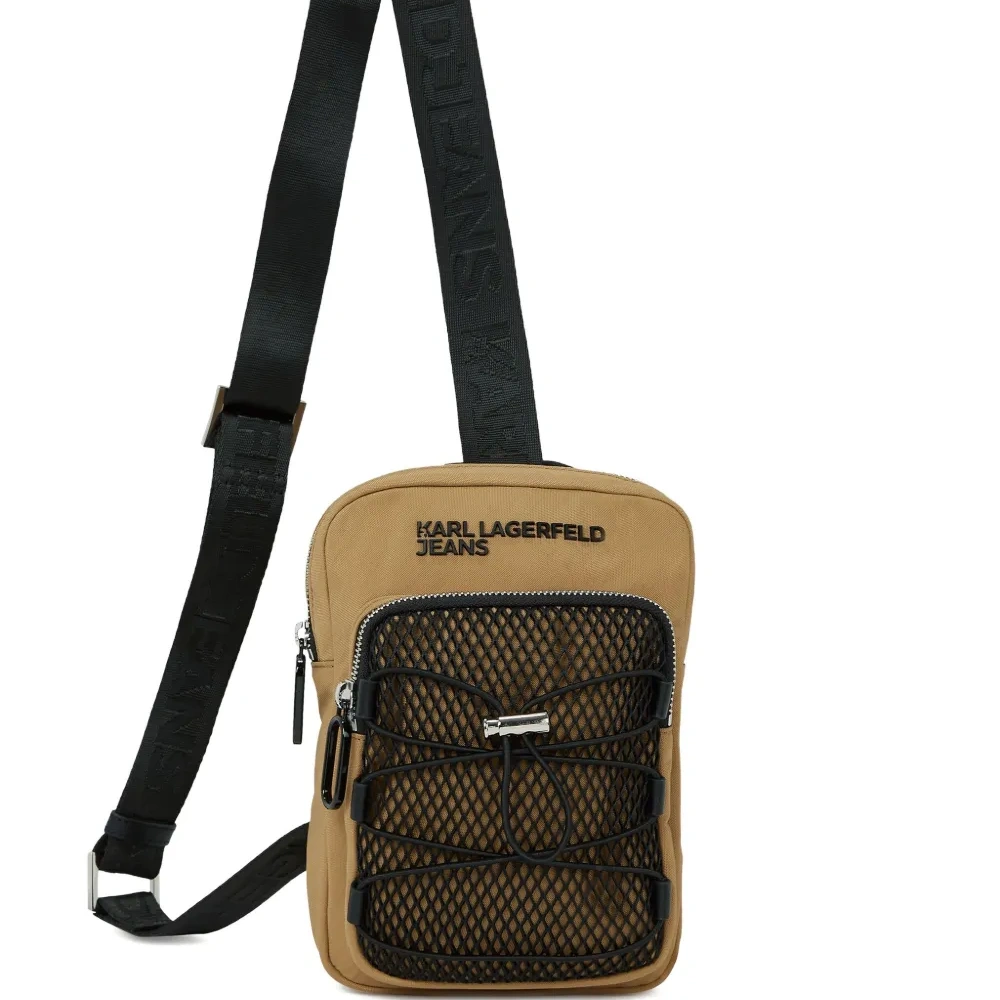 Сумка-мессенджер с сетчатой вставкой Сумка-мессенджер с сетчатой вставкой