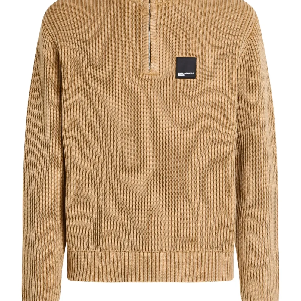 Свитер в рубчик с воротником на молнии