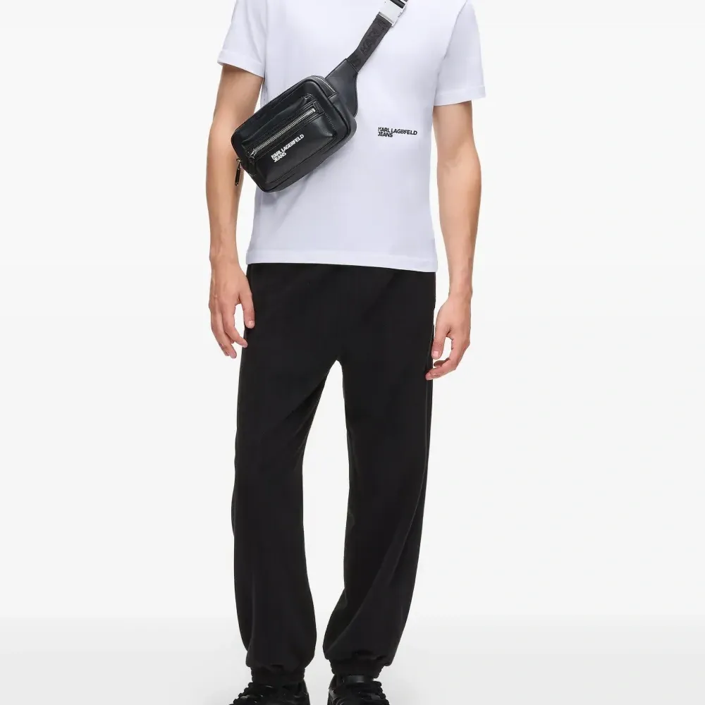 Футболка Karlism с принтом