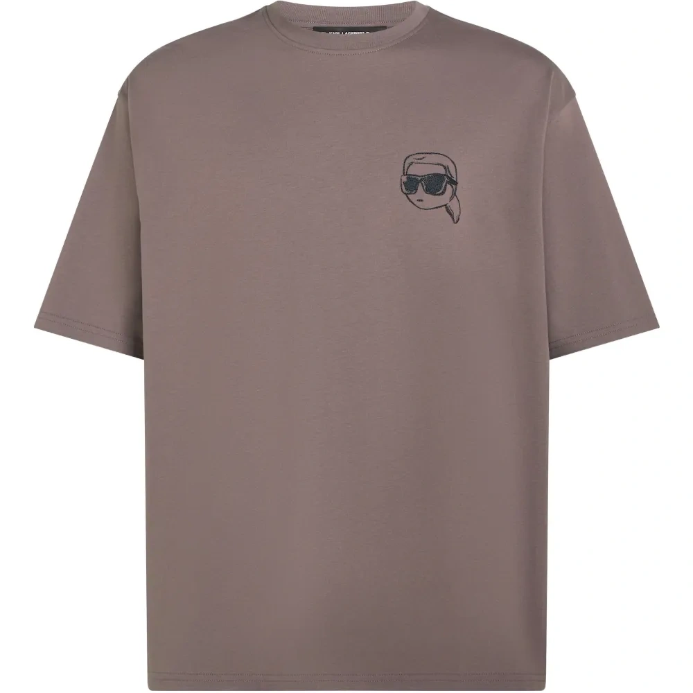 Футболка с вышитым логотипом