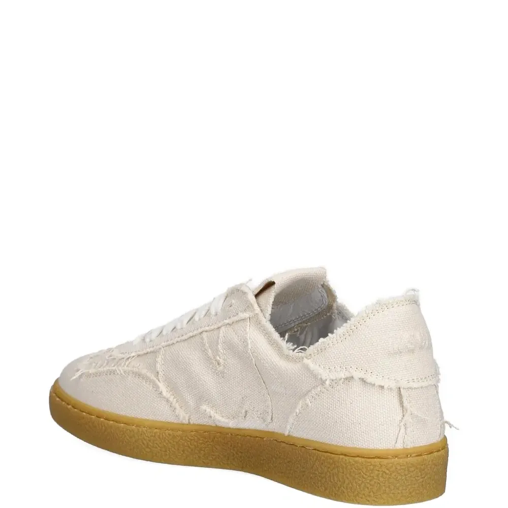 Кроссовки с бахромой