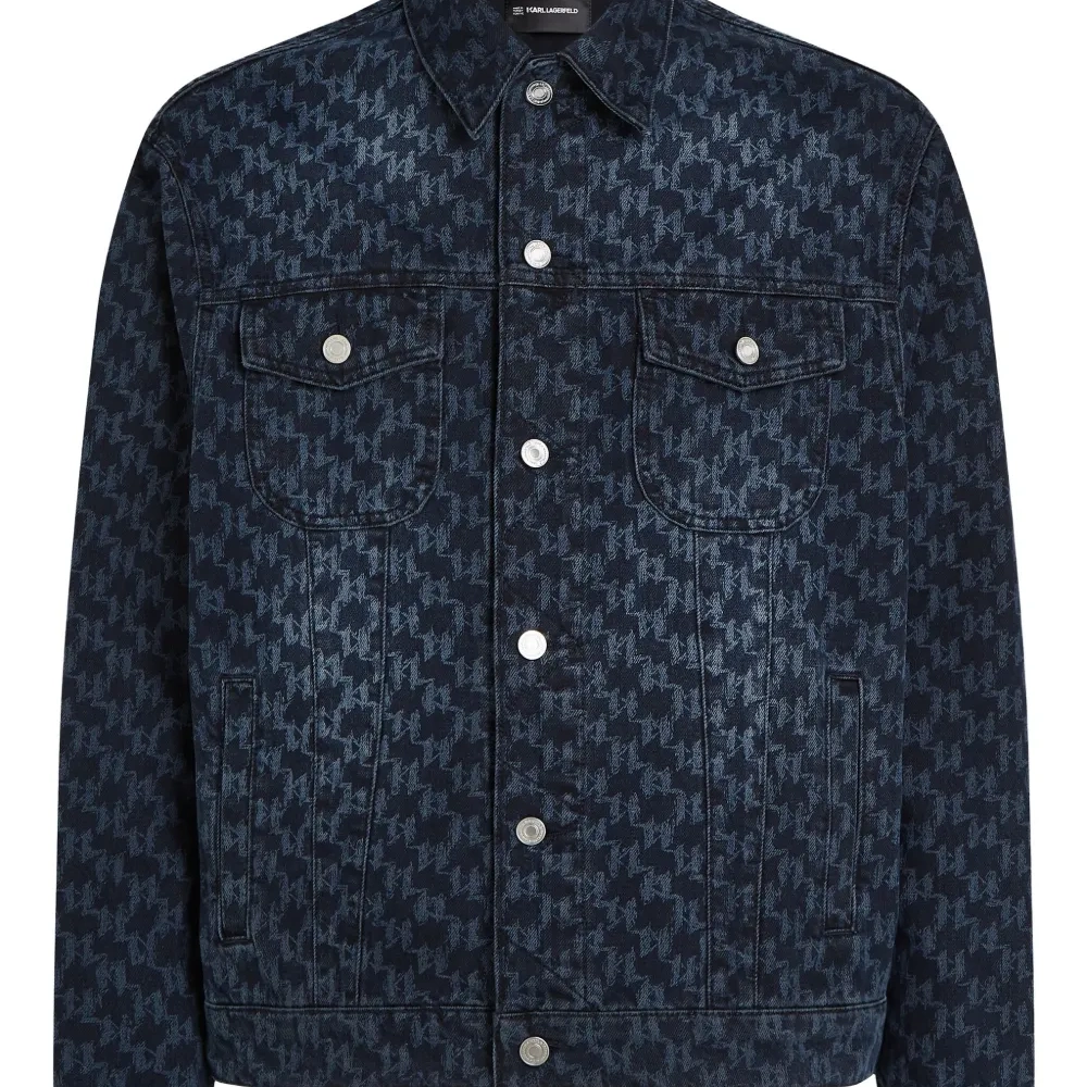 Джинсовая куртка с монограммой