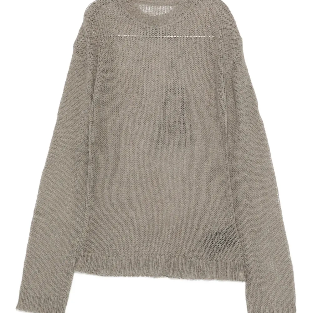 Вязаный свитер с круглым вырезом