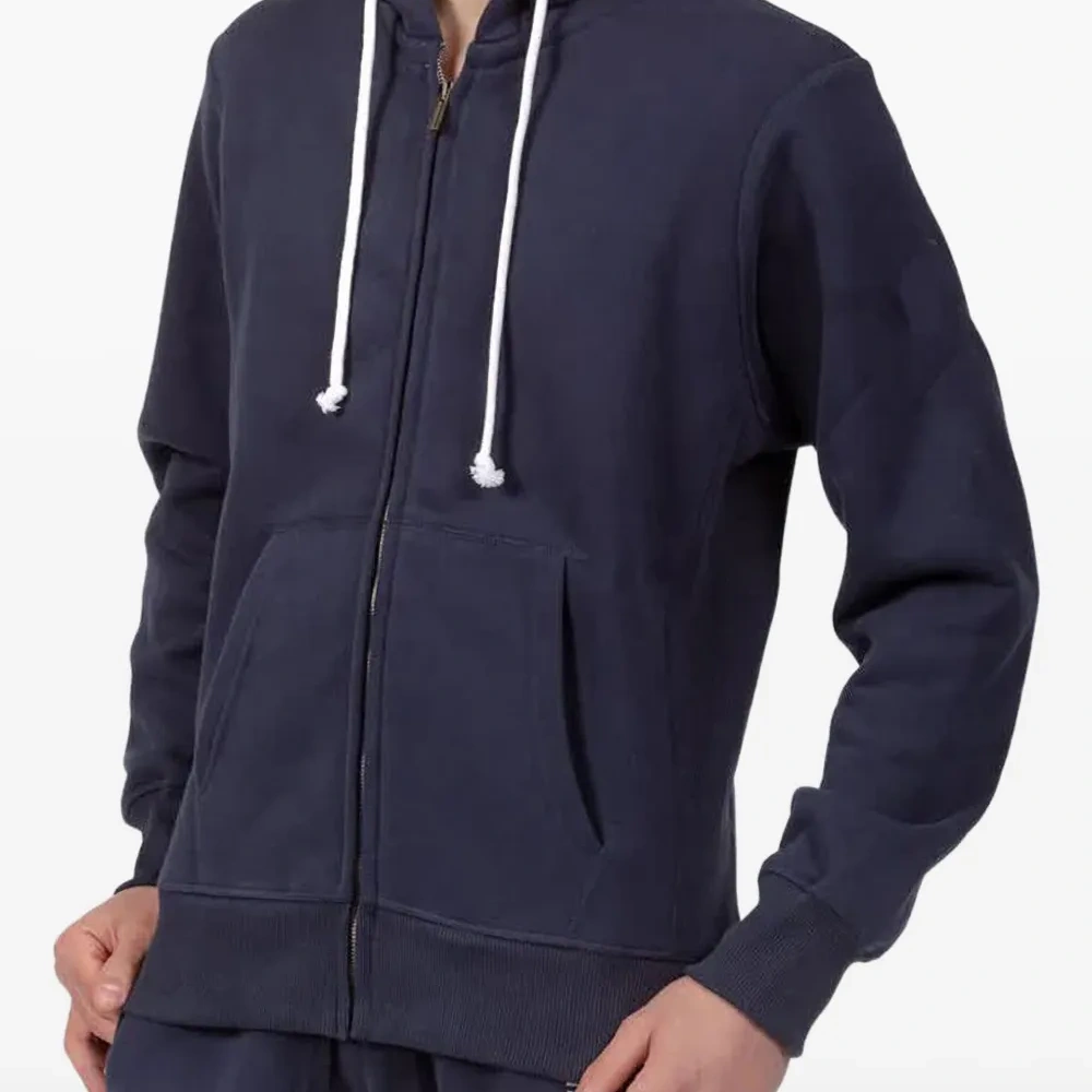 Толстовка на молнии с капюшоном