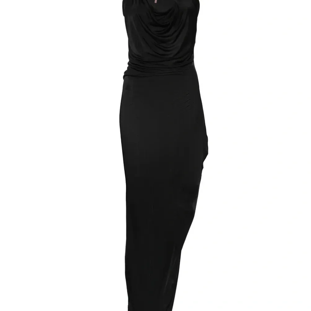 Платье на одно плечо