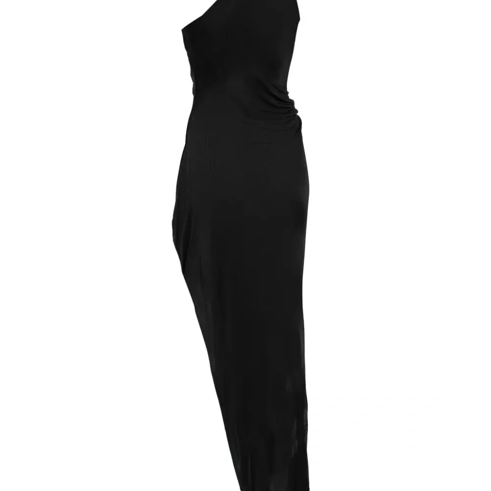 Платье на одно плечо