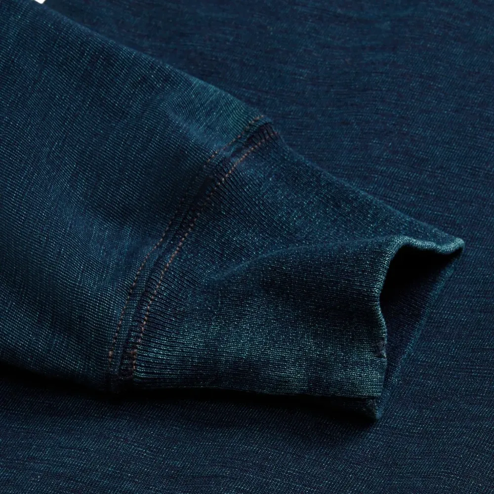 футболка с круглым вырезом