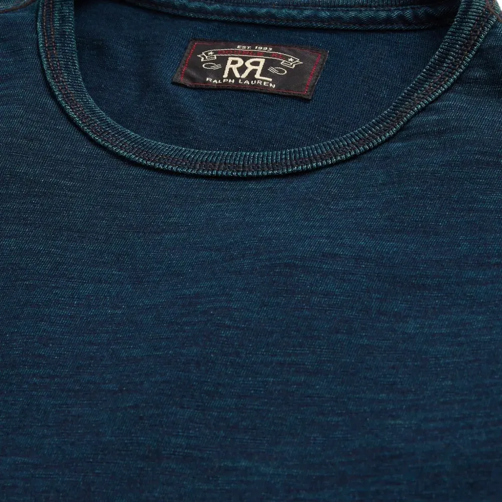 футболка с круглым вырезом