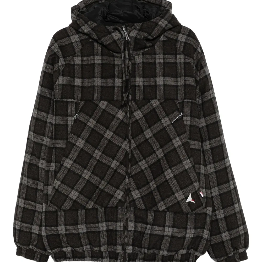 Клетчатая куртка с капюшоном
