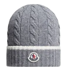 Шапка бини фактурной вязки Шапка бини фактурной вязки