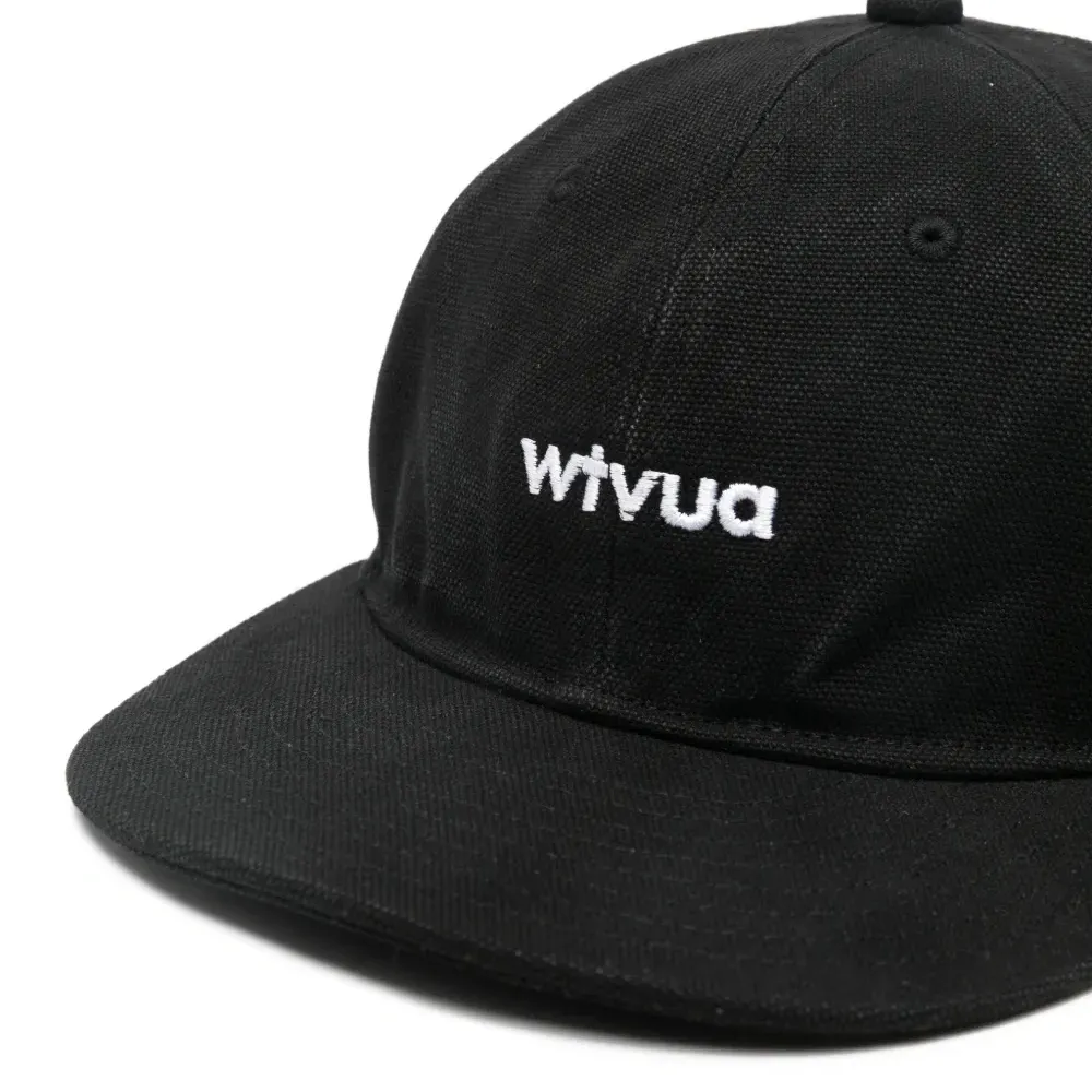 Бейсболка с логотипом