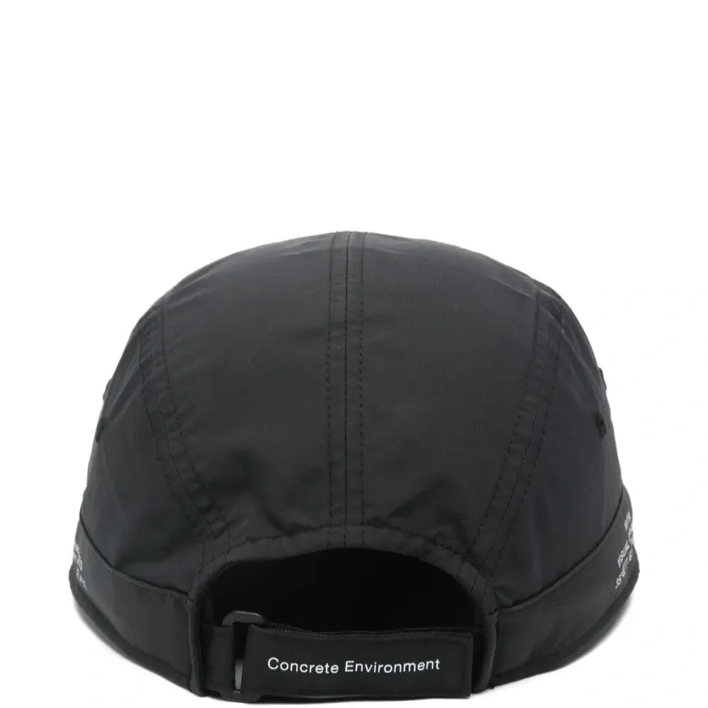 Кепка с логотипом