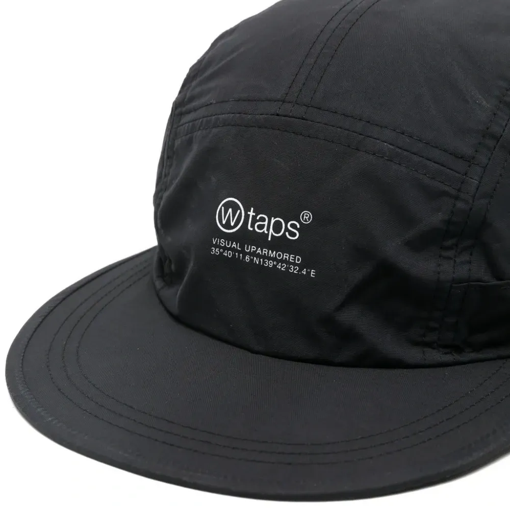 Кепка с логотипом