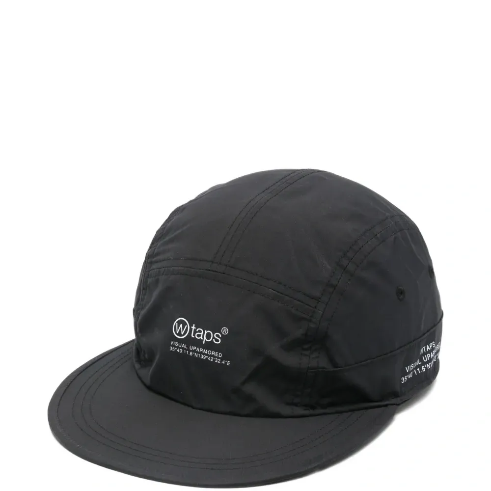 Кепка с логотипом