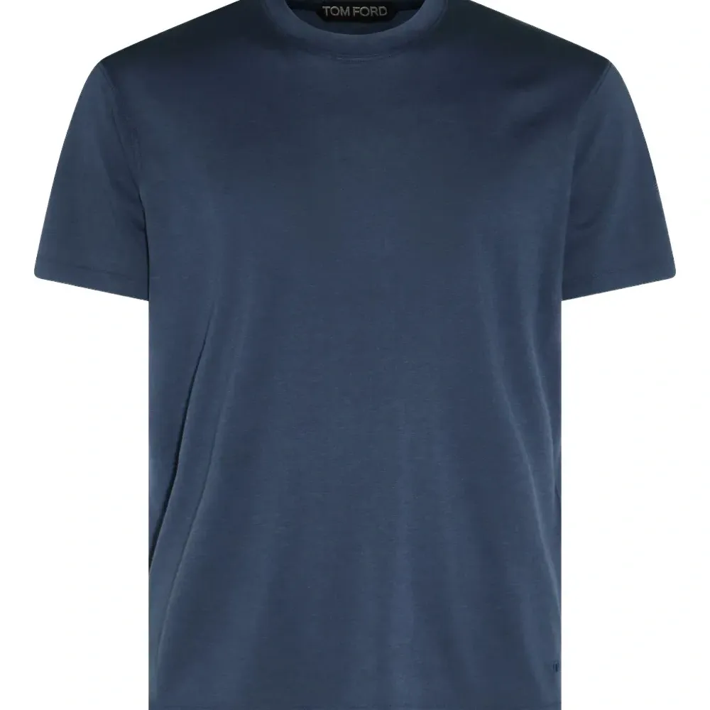 футболка с круглым вырезом